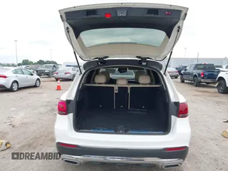 2022 Mercedes-Benz GLC with VIN W1N0G8DB3NV327355, listed as a IAAI auction lot 42008467 with 43,819 mi miles. Bid and sale history available at carsss.com. Image 17.