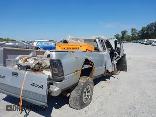 2001 Dodge Ram 2500 with VIN 1B7KF23Z71J220955, listed as a IAAI auction lot 37789873 with 0 mi miles. Bid and sale history available at carsss.com. Image 4.