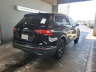 2024 Volkswagen Tiguan SE with VIN 3VV3B7AX8RM076346, listed as a IAAI auction lot 42734323 with 29,573 mi miles and . Bid and sale history available at DreamBid. Image 41.