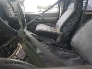 1998 Chevrolet Astro Cargo z VIN 1GCDM19W5WB156776, wystawiony jako Copart lot #56903675 z przebiegiem Nie podano mil oraz Tytuł czysty. Historia ofert i sprzedaży dostępna na DreamBid. Obrazek 7.