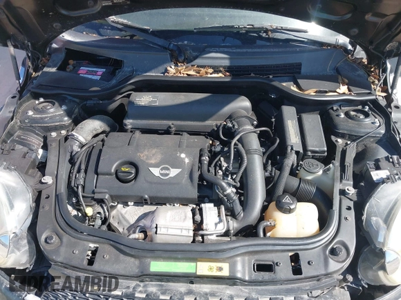 2011 MINI Hardtop S with VIN WMWSV3C51BTY11050, listed as a IAAI auction lot 41981118 with Not provided miles and . Bid and sale history available at DreamBid. Image 10.