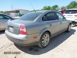 2002 Volkswagen Passat GLS with VIN WVWPD63B12P448213, listed as a IAAI auction lot 41992748 with 189,370 mi miles. Bid and sale history available at carsss.com. Image 4.