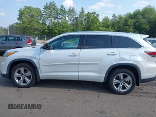 2015 Toyota Highlander Limited with VIN 5TDDKRFH5FS221483, listed as a IAAI auction lot 42517481 with 89,481 mi miles and . Bid and sale history available at DreamBid. Image 14.