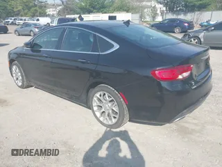 2015 Chrysler 200 C z VIN 1C3CCCEG0FN553629, wystawiony jako IAAI lot #41994143 z przebiegiem 75 774 mil mil oraz . Historia ofert i sprzedaży dostępna na DreamBid. Obrazek 3.