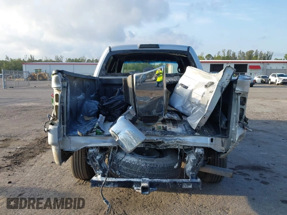 2013 Ford F-150 XL z VIN 1FTFW1ET4DKF05583, wystawiony jako IAAI lot #41864594 z przebiegiem 244 402 mil mil oraz . Historia ofert i sprzedaży dostępna na DreamBid. Obrazek 17.