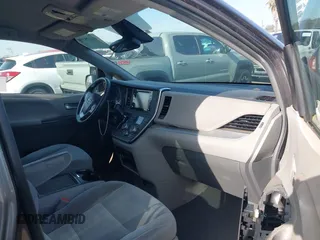 2019 Toyota Sienna LE Auto Access Seat with VIN 5TDKZ3DC4KS987948, listed as a IAAI auction lot 41225296 with 104,189 mi miles and . Bid and sale history available at DreamBid. Image 5.