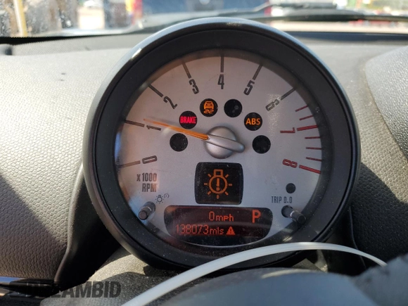 2014 MINI Countryman with VIN WMWZB3C51EWR40111, listed as a Copart auction lot 50274045 with 138,073 mi miles and Salvage title. Bid and sale history available at DreamBid. Image 9.