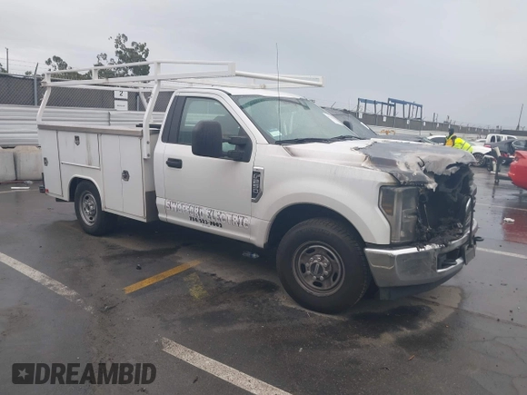 2019 Ford Super Duty F-250 SRW XL with VIN 1FDBF2A60KEC36428, listed as a IAAI auction lot 41735313 with 1 mi miles. Bid and sale history available at carsss.com. Image 1.