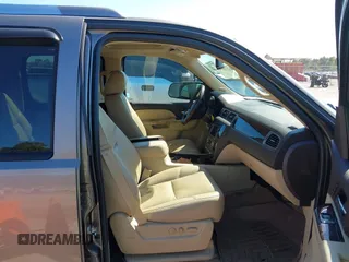 2011 GMC Yukon XL Denali with VIN 1GKS2MEF4BR280225, listed as a IAAI auction lot 41732220 with 121,684 mi miles. Bid and sale history available at carsss.com. Image 5.