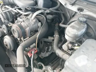 2006 Chevrolet Silverado 1500 Work Truck z VIN 3GCEC14X96G273016, wystawiony jako IAAI lot #43231440 z przebiegiem 197 646 mil mil oraz . Historia ofert i sprzedaży dostępna na DreamBid. Obrazek 14.