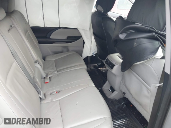 2018 Toyota Highlander SE with VIN 5TDJZRFH6JS550104, listed as a IAAI auction lot 42676132 with 107,807 mi miles and . Bid and sale history available at DreamBid. Image 8.
