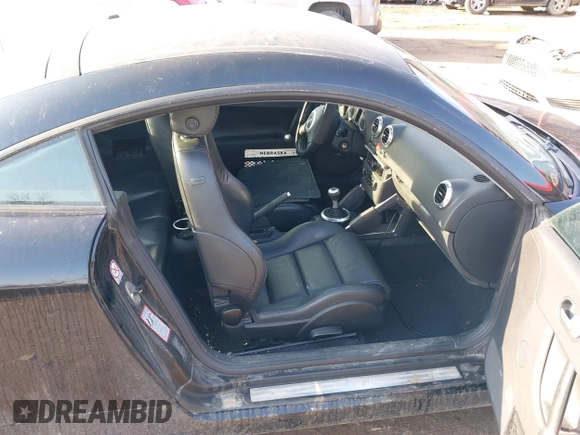 2004 Audi TT with VIN TRUWT28N941004373, listed as a IAAI auction lot 41886696 with 137,266 mi miles. Bid and sale history available at carsss.com. Image 5.