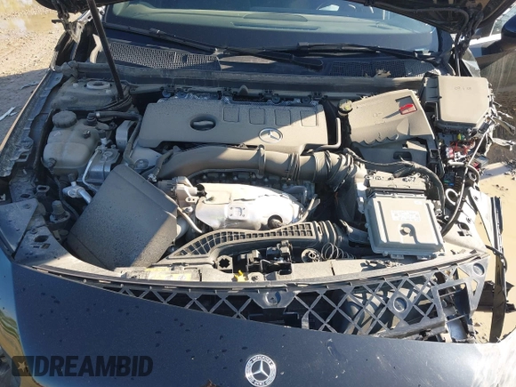 2022 Mercedes-Benz A 220 z VIN W1K3G4FB4NJ367693, wystawiony jako IAAI lot #42101749 z przebiegiem 26 494 mil mil oraz . Historia ofert i sprzedaży dostępna na DreamBid. Obrazek 10.