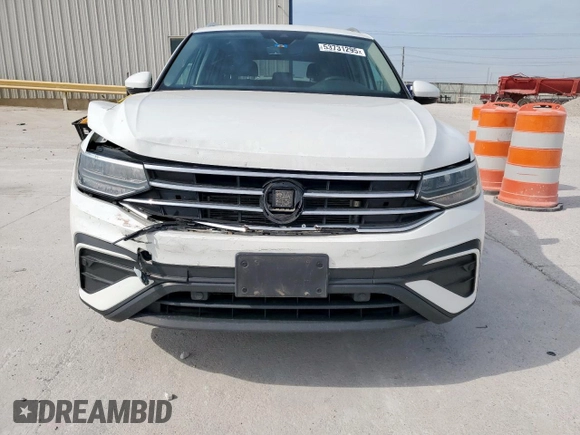 2022 Volkswagen Tiguan SE with VIN 3VV3B7AX5NM172462, listed as a Copart auction lot 53731295 with 48,138 mi miles and Salvage Title. Bid and sale history available at DreamBid. Image 5.