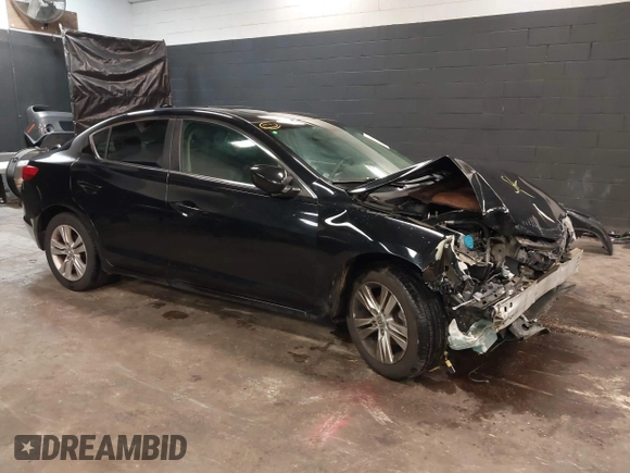 2013 Acura ILX with VIN 19VDE1F35DE018378, listed as a IAAI auction lot 41611219 with 119,624 mi miles. Bid and sale history available at carsss.com. Image 1.