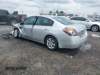 2010 Nissan Altima S z VIN 1N4AL2AP3AN491564, wystawiony jako IAAI lot #42096945 z przebiegiem 205 065 mil mil oraz . Historia ofert i sprzedaży dostępna na DreamBid. Obrazek 3.