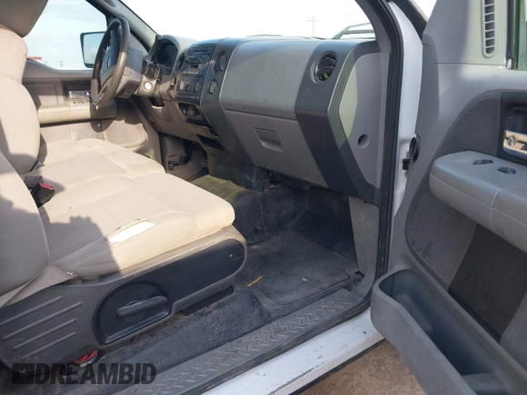 2006 Ford F-150 STX with VIN 1FTRX12W96NA81330, listed as a IAAI auction lot 41895749 with 1 mi miles. Bid and sale history available at carsss.com. Image 5.