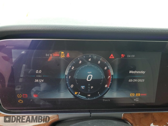 2018 Mercedes-Benz E-Class E 300 with VIN WDDZF4JB6JA467129, listed as a Copart auction lot 43755543 with 38,124 mi miles. Bid and sale history available at carsss.com. Image 9.