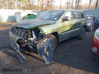 2019 Jeep Grand Cherokee Trailhawk with VIN 1C4RJFLG8KC822501, listed as a IAAI auction lot 41445574 with 94,742 mi miles. Bid and sale history available at carsss.com. Image 2.