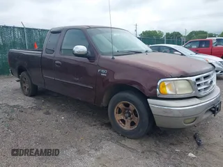 2000 Ford F-150 XL z VIN 1FTRX17L9YKA72954, wystawiony jako IAAI lot #42522195 z przebiegiem 187 152 mil mil oraz . Historia ofert i sprzedaży dostępna na DreamBid. Obrazek 1.