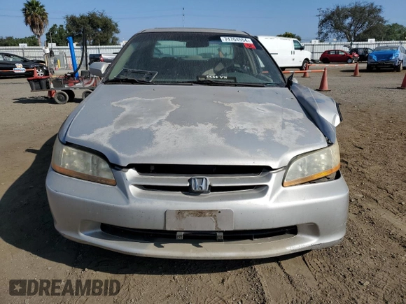 1998 Honda Accord EX z VIN 1HGCG555XWA040830, wystawiony jako Copart lot #74704554 z przebiegiem 253 788 mil mil oraz Szkoda całkowita • Salvage title. Historia ofert i sprzedaży dostępna na DreamBid. Obrazek 5.