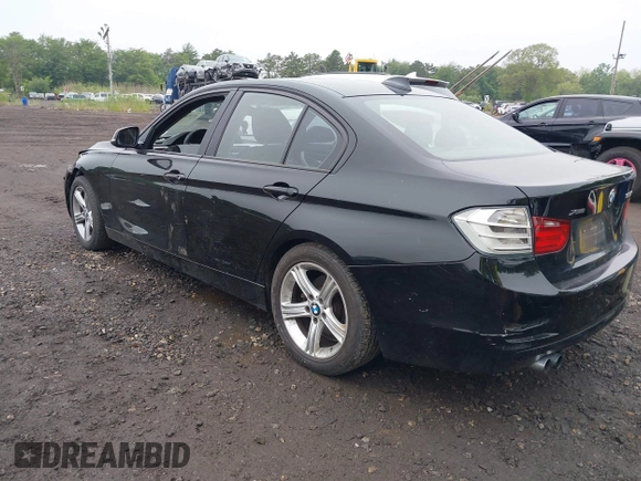 2013 BMW 3 Series 328i xDrive с VIN WBA3B5G59DNS05019, выставлен на аукционе IAAI как лот 42374671 с пробегом 144 097 миль миль и . История ставок и продаж доступна на DreamBid. Изображение 3.