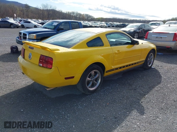 2006 Ford Mustang Standard with VIN 1ZVFT80N065243991, listed as a IAAI auction lot 41900624 with 149,041 mi miles. Bid and sale history available at carsss.com. Image 4.