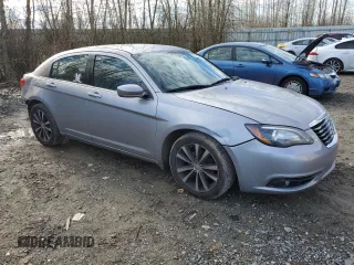 2014 Chrysler 200 Touring z VIN 1C3CCBBB9EN178597, wystawiony jako Copart lot #87951805 z przebiegiem Nie podano mil oraz Szkoda całkowita • Salvage title. Historia ofert i sprzedaży dostępna na DreamBid. Obrazek 4.