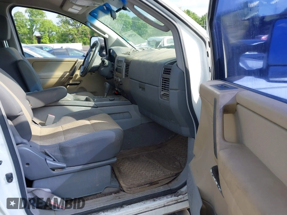 2004 Nissan Titan LE with VIN 1N6AA07A34N517511, listed as a IAAI auction lot 42250560 with 122,189 mi miles and . Bid and sale history available at DreamBid. Image 5.