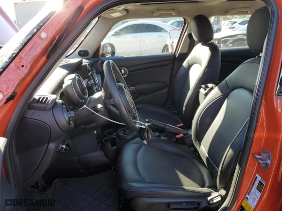 2020 MINI Hardtop 4 Door Cooper with VIN WMWXU7C06L2L44672, listed as a Copart auction lot 86781744 with 37943 miles and Salvage Title. Bid and sale history available at carsss.com. Image 7.