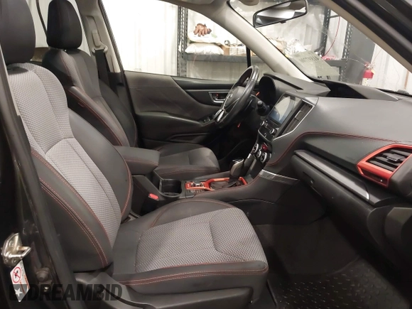 2019 Subaru Forester Sport with VIN JF2SKAPCXKH575981, listed as a IAAI auction lot 41897700 with 60,322 mi miles. Bid and sale history available at carsss.com. Image 5.