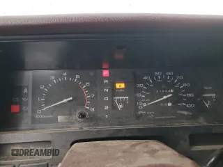 1990 Nissan Frontier z VIN 1N6SD11S8LC377906, wystawiony jako Copart lot #54840925 z przebiegiem 131 024 mil mil oraz Szkody całkowita. Historia ofert i sprzedaży dostępna na DreamBid. Obrazek 9.