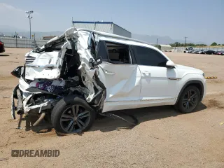 2022 Volkswagen Atlas SEL R-Line z VIN 1V2SE2CA1NC201341, wystawiony jako Copart lot #64889124 z przebiegiem 44 939 mil mil oraz Szkoda całkowita • Salvage title. Historia ofert i sprzedaży dostępna na DreamBid. Obrazek 3.