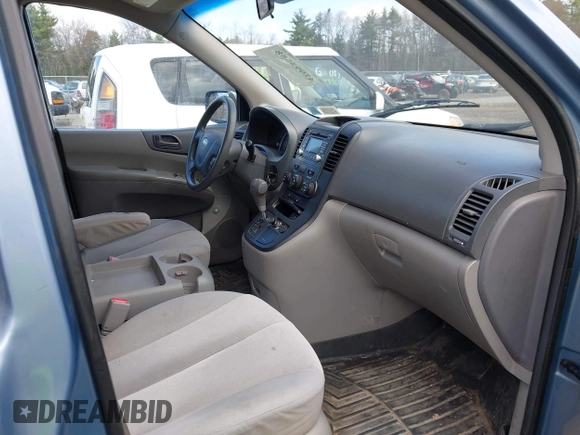 2009 Kia Sedona LX with VIN KNDMB233096315193, listed as a IAAI auction lot 42093558 with 225,174 mi miles. Bid and sale history available at carsss.com. Image 5.