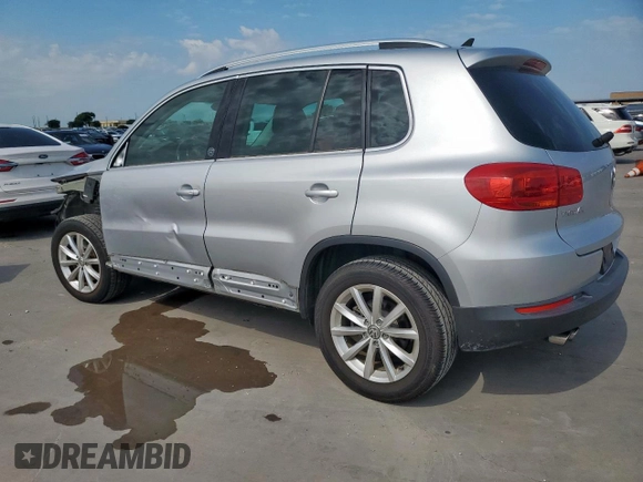 2017 Volkswagen Tiguan Wolfsburg Edition z VIN WVGRV7AX8HK002118, wystawiony jako Copart lot #62604155 z przebiegiem 48 242 mil mil oraz Szkoda całkowita • Salvage title. Historia ofert i sprzedaży dostępna na DreamBid. Obrazek 2.