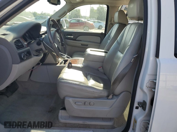 2008 Chevrolet Suburban LT w/2LT with VIN 3GNFC16038G200111, listed as a Copart auction lot 54921175 with 490,511 mi miles and Clean Title. Bid and sale history available at carsss.com. Image 7.