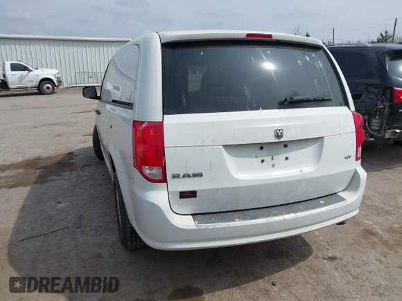 2014 Ram Cargo Van Tradesman z VIN 2C4JRGAG0ER149746, wystawiony jako IAAI lot #41930863 z przebiegiem 255 877 mil mil oraz . Historia ofert i sprzedaży dostępna na DreamBid. Obrazek 3.