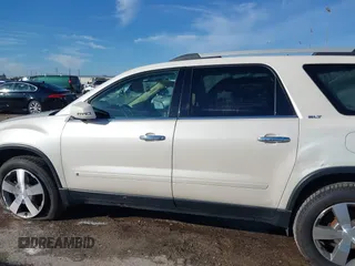 2010 GMC Acadia SLT1 with VIN 1GKLVMED0AJ167282, listed as a IAAI auction lot 41227299 with 121,293 mi miles. Bid and sale history available at carsss.com. Image 13.