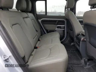 2024 Land Rover Defender S z VIN SALEJ7EU8R2315730, wystawiony jako Copart lot #42731245 z przebiegiem 249 mil mil oraz Szkoda całkowita • Salvage title. Historia ofert i sprzedaży dostępna na DreamBid. Obrazek 11.