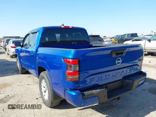2024 Nissan Frontier SV z VIN 1N6ED1EJ5RN601435, wystawiony jako IAAI lot #42036519 z przebiegiem 49 213 mil mil oraz . Historia ofert i sprzedaży dostępna na DreamBid. Obrazek 3.