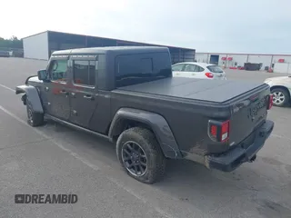 2021 Jeep Gladiator Willys с VIN 1C6HJTAG5ML513978, выставлен на аукционе IAAI как лот 42298998 с пробегом 33 497 миль миль и . История ставок и продаж доступна на DreamBid. Изображение 3.