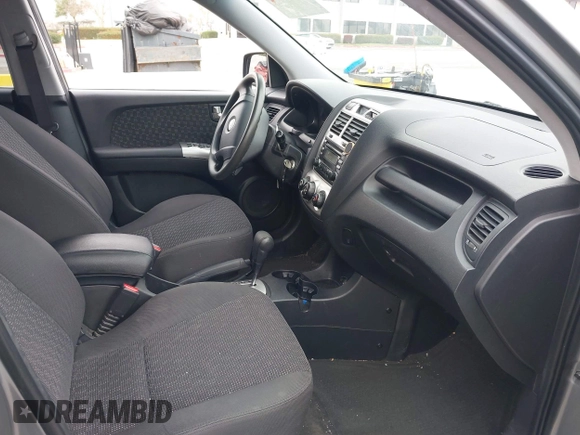 2006 Kia Sportage LX with VIN KNDJF723867199186, listed as a IAAI auction lot 41491243 with 120,049 mi miles and . Bid and sale history available at carsss.com. Image 5.