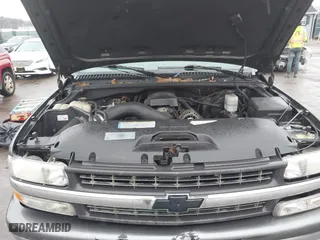 2000 Chevrolet Silverado 1500 LS with VIN 1GCEK19T6YE274790, listed as a IAAI auction lot 41560358 with 244,940 mi miles. Bid and sale history available at carsss.com. Image 10.