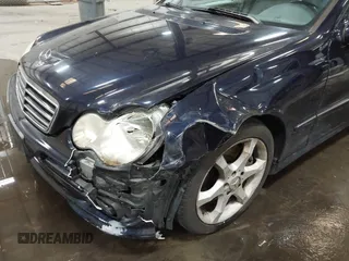 2007 Mercedes-Benz C 230 Sport с VIN WDBRF52H97F930409, выставлен на аукционе IAAI как лот 42504108 с пробегом 124 944 миль миль и . История ставок и продаж доступна на DreamBid. Изображение 6.
