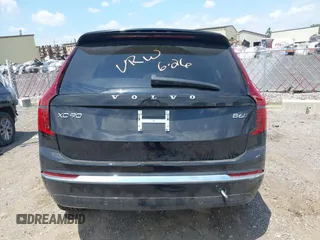2025 Volvo XC90 Plus with VIN YV4062PB3S1366904, listed as a IAAI auction lot 42651118 with 10,380 mi miles and . Bid and sale history available at DreamBid. Image 16.