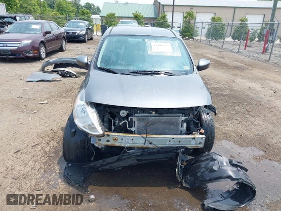 2016 Nissan Versa S с VIN 3N1CN7APXGL916946, выставлен на аукционе IAAI как лот 42400425 с пробегом 56 806 миль миль и . История ставок и продаж доступна на DreamBid. Изображение 13.