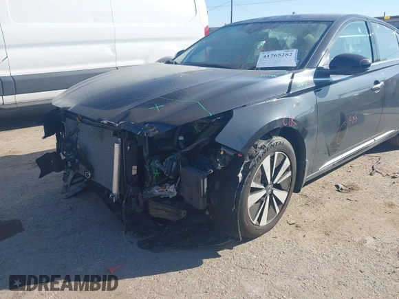 2019 Nissan Altima SL with VIN 1N4BL4EW8KC137862, listed as a IAAI auction lot 41765282 with 54,742 mi miles and . Bid and sale history available at carsss.com. Image 18.