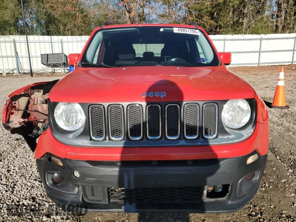 2017 Jeep Renegade Latitude with VIN ZACCJBBB8HPG02722, listed as a Copart auction lot 49951795 with 82,366 mi miles and Salvage Title. Bid and sale history available at carsss.com. Image 5.