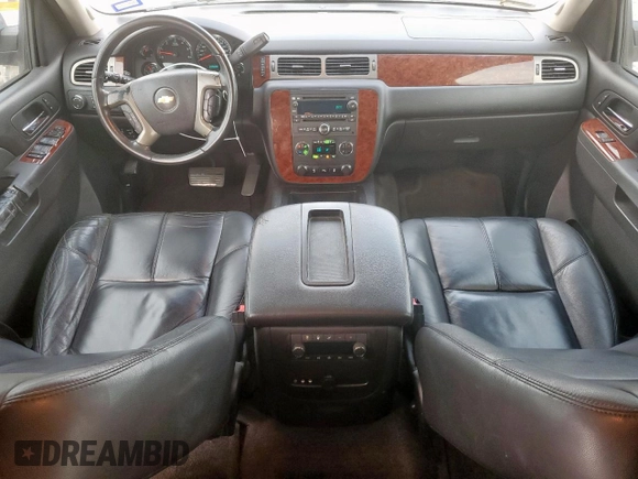 2012 Chevrolet Suburban LT with VIN 1GNSCJE01CR325049, listed as a Copart auction lot 56212525 with 264,000 mi miles and Clean title. Bid and sale history available at DreamBid. Image 8.