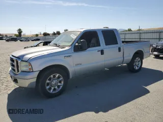 2006 Ford F-250 XL z VIN 1FTSW20P26ED39578, wystawiony jako Copart lot #59006245 z przebiegiem 241 298 mil mil oraz Szkoda całkowita • Salvage title. Historia ofert i sprzedaży dostępna na DreamBid. Obrazek 1.
